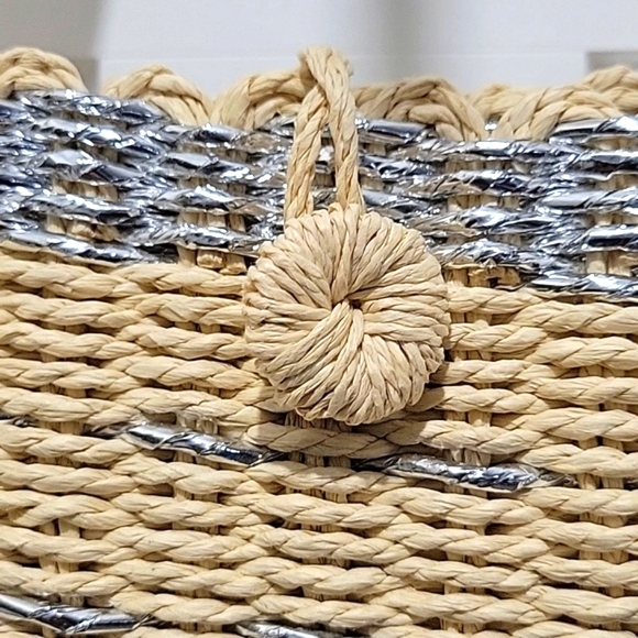 Stripe Straw and silver Bag for Summer/Beach Sophistication Size Large - Picture 3 of 5